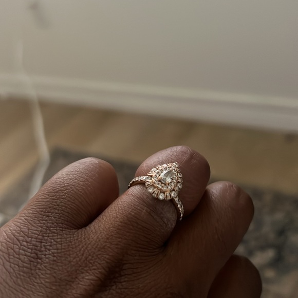 Rose gold tear drop halo diamond engagement ring (natural diamomd) size 6 - Picture 6 of 9